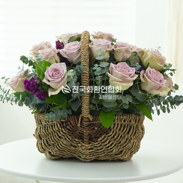 보라빛 향기처럼 꽃바구니